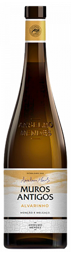 Muros Antigos Alvarinho Branco 2025 – white wine from the Vinho Verde region | Vinogrande