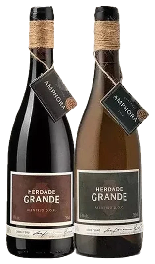 Pack Natal Amphora Alentejo: Herdade Grande Amphora Tinto 2021 y Amphora Blanco 2020, uno junto al otro