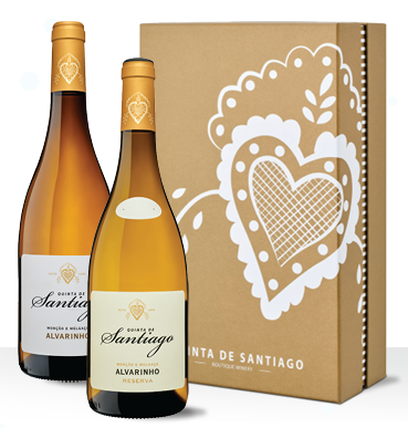 Quinta de Santiago Conjunto 2 gfs c/ Cxa cartão (1 gf Alvarinho 2025 + 1 gf Alvarinho Reserva 2025)