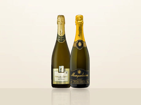 Pack Natal Borbulhas Portuguesas: Quinta das Bágeiras Espumante Bruto Branco y Murganheira Espumante Super Reserva Bruto 2021, uno junto al otro